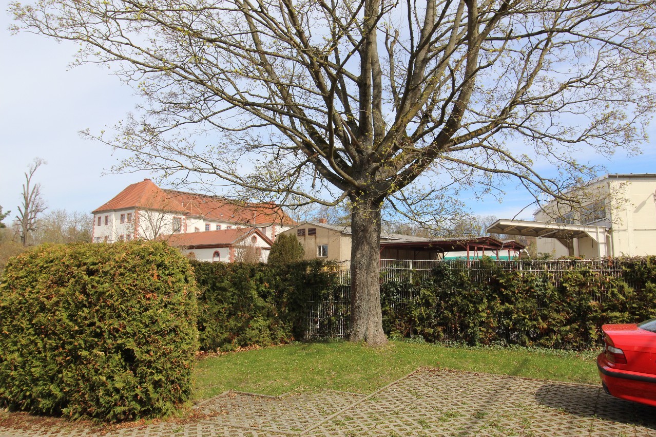 vor dem Haus