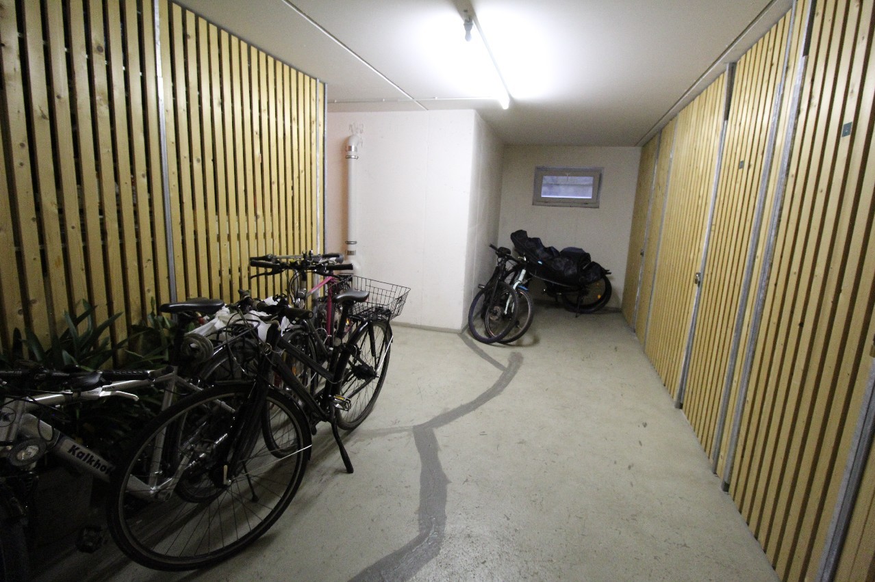 Fahrradkeller mit Lagerabteil
