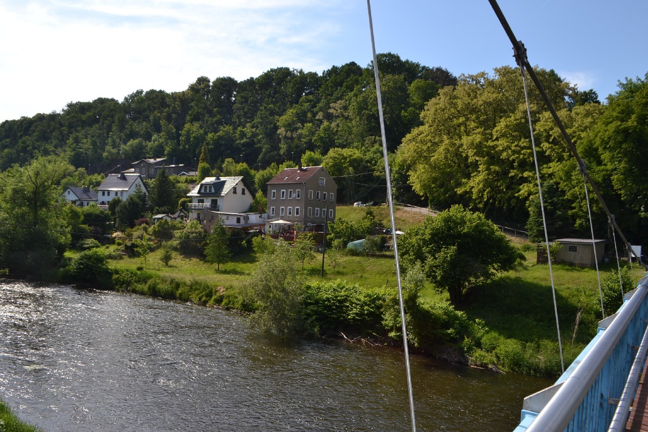 Ansicht von der Hängebrücke