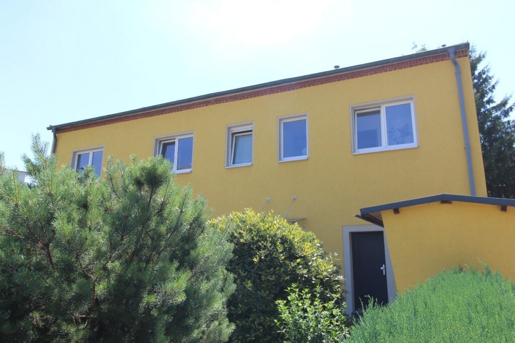 Einfamilienhaus mit Wirtschaftsetage