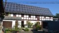 Seitengebäude mit Solaranlage