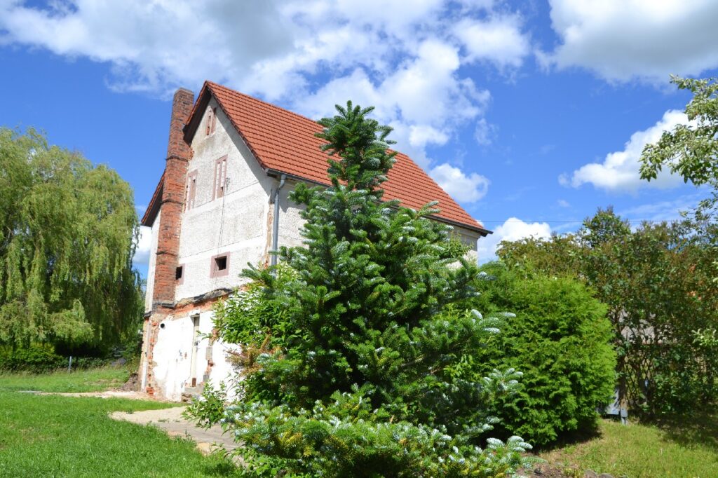Grundstück mit Scheune