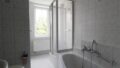 Bad mit Dusche + Wanne